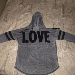 Long sleeved pull over